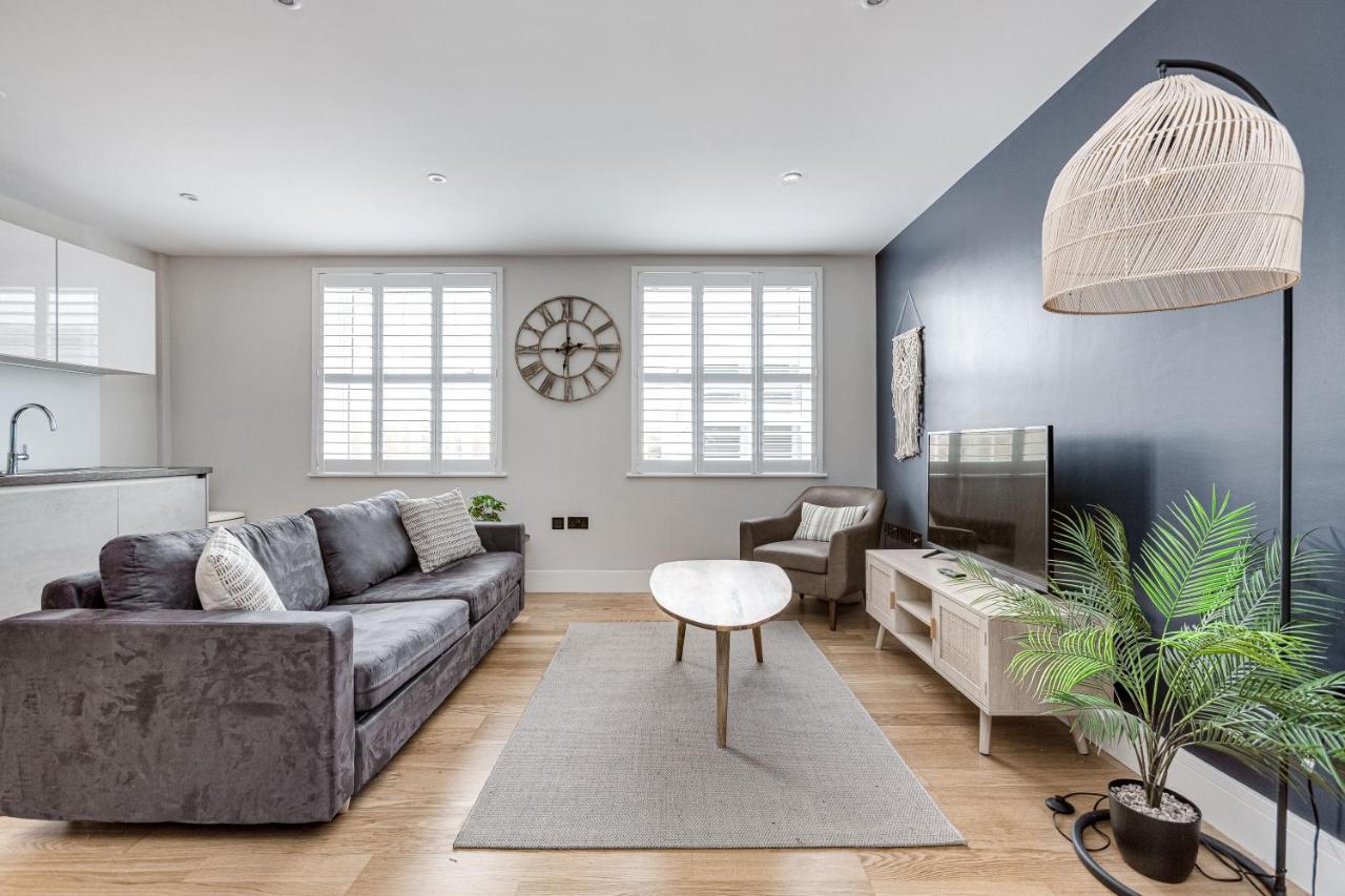 Charming 1 Bedroom Apt , Town Centre, Wifi, Free Parking By Tent Serviced Apartments Staines-upon-Thames Ngoại thất bức ảnh